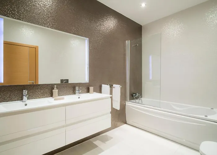 View By Blue Diamond 101 アパート