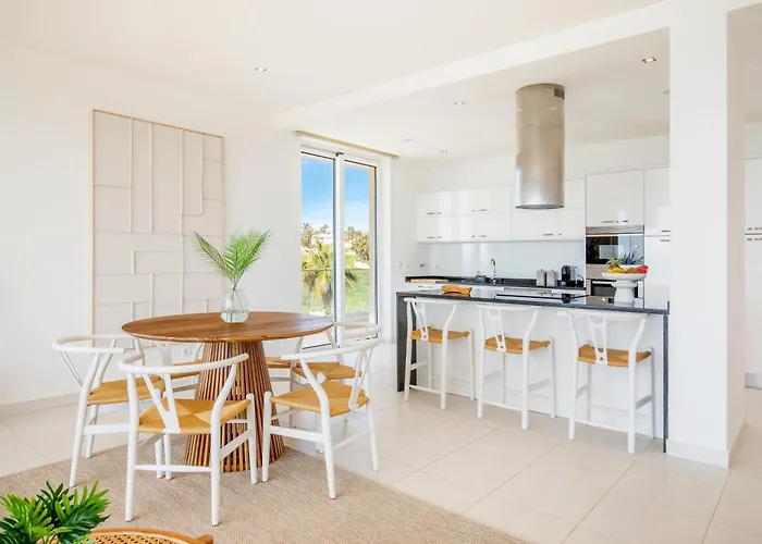 View By Blue Diamond 101 ラゴス